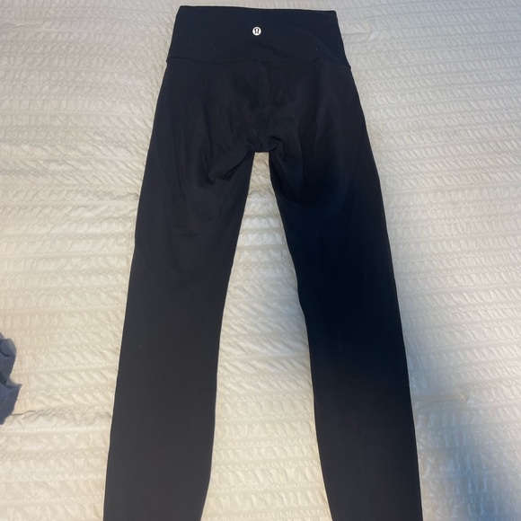 black lulu leggings - Picture 3 of 3